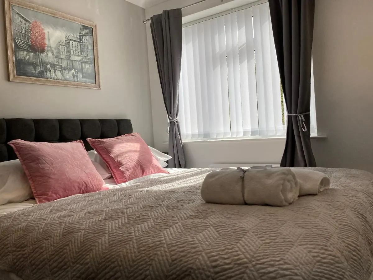 Διαμέρισμα Beechfield House Modern Studio Self-Contained Unit With Free Wifi And Parking And Kitchen Area 4M From City Centre And Castle Κάρντιφ Ηνωμένο Βασίλειο