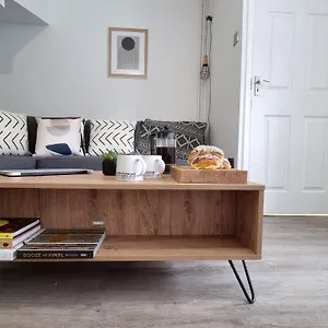 Haxby House By Switchback Apartment