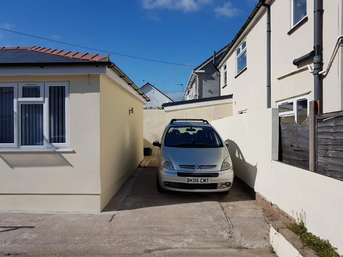 קארדיף Beechfield House Modern Studio Self-Contained Unit With Free Wifi And Parking And Kitchen Area 4M From City Centre And Castle