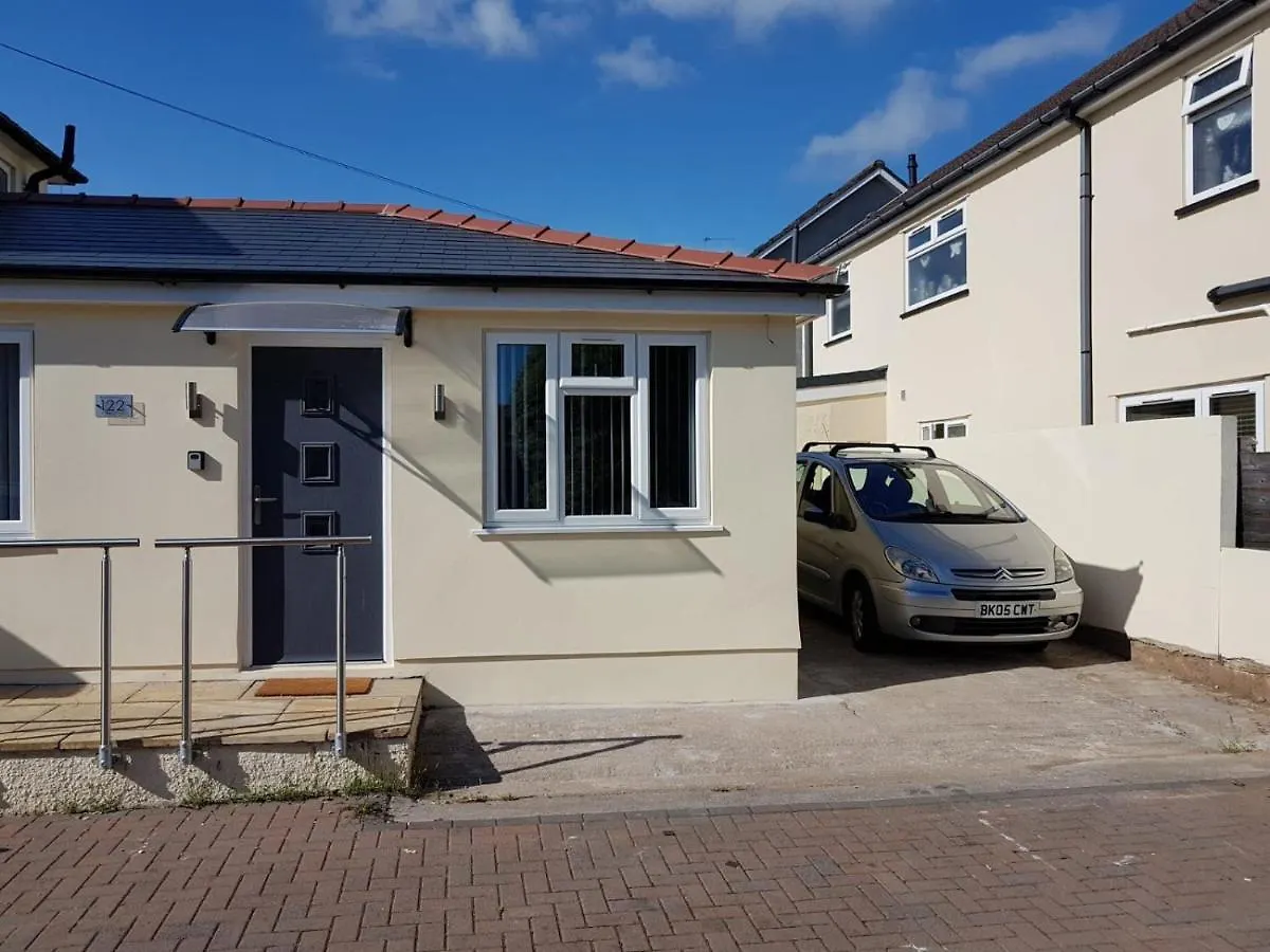 דירה קארדיף Beechfield House Modern Studio Self-Contained Unit With Free Wifi And Parking And Kitchen Area 4M From City Centre And Castle