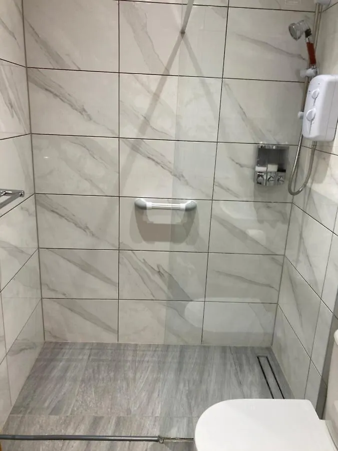קארדיף Beechfield House Modern Studio Self-Contained Unit With Free Wifi And Parking And Kitchen Area 4M From City Centre And Castle בריטניה